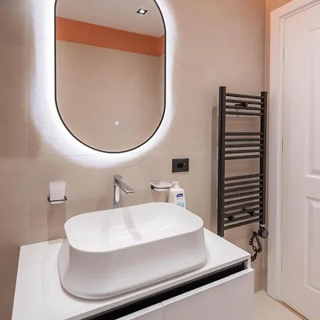 Apartment Spacious Citycenter New Bazaar Tirana